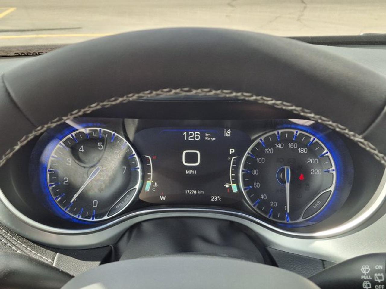 2026 Chrysler Pacifica Limited AWD | DVD | FamCam | Sunroof | Leather | Nav | Adaptive Cruise | Power Sliding Doors & More! Photo