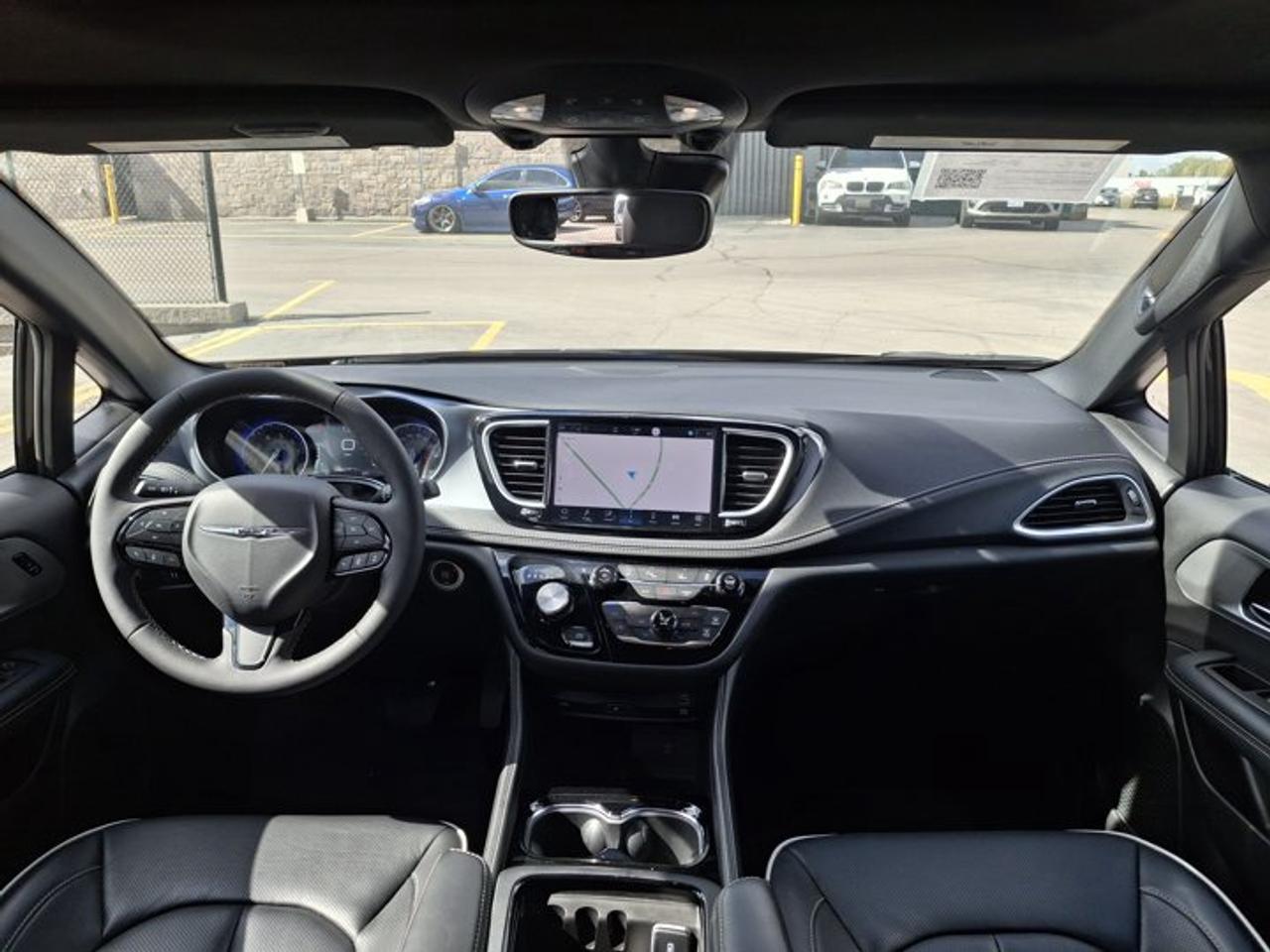 2026 Chrysler Pacifica Limited AWD | DVD | FamCam | Sunroof | Leather | Nav | Adaptive Cruise | Power Sliding Doors & More! Photo