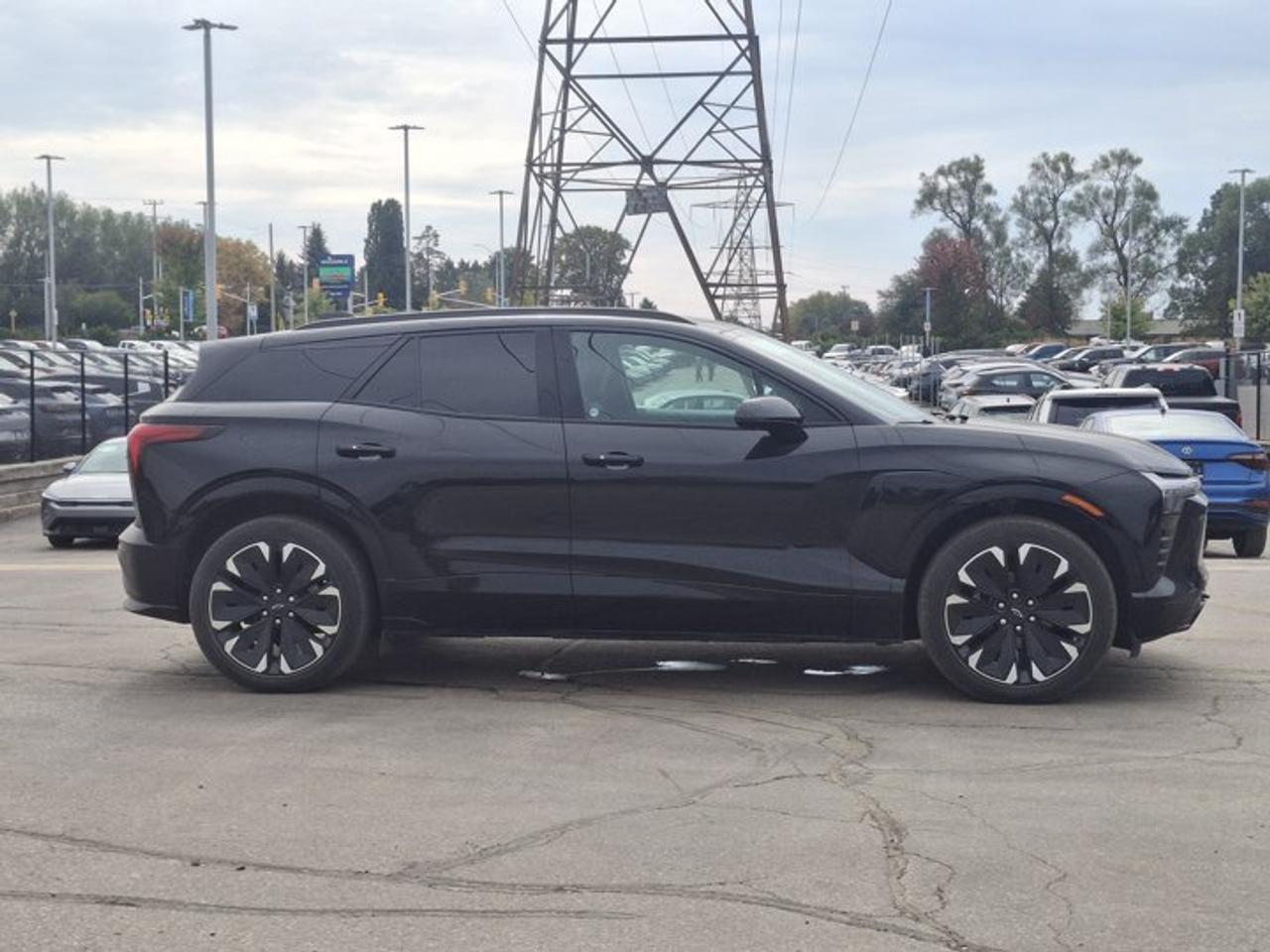 2024 Chevrolet Blazer EV eAWD RS | Leather | Navi | Heated Seats + Steering | Power Liftgate | Adaptive Cruise | and More ! Photo