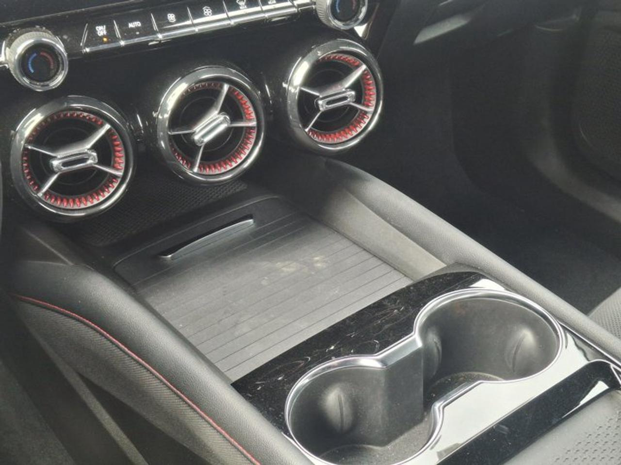 2024 Chevrolet Blazer EV eAWD RS | Leather | Navi | Heated Seats + Steering | Power Liftgate | Adaptive Cruise | and More ! Photo