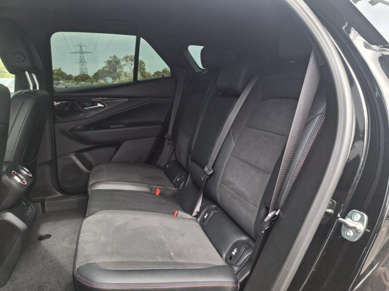 2024 Chevrolet Blazer EV eAWD RS | Leather | Navi | Heated Seats + Steering | Power Liftgate | Adaptive Cruise | and More ! Photo
