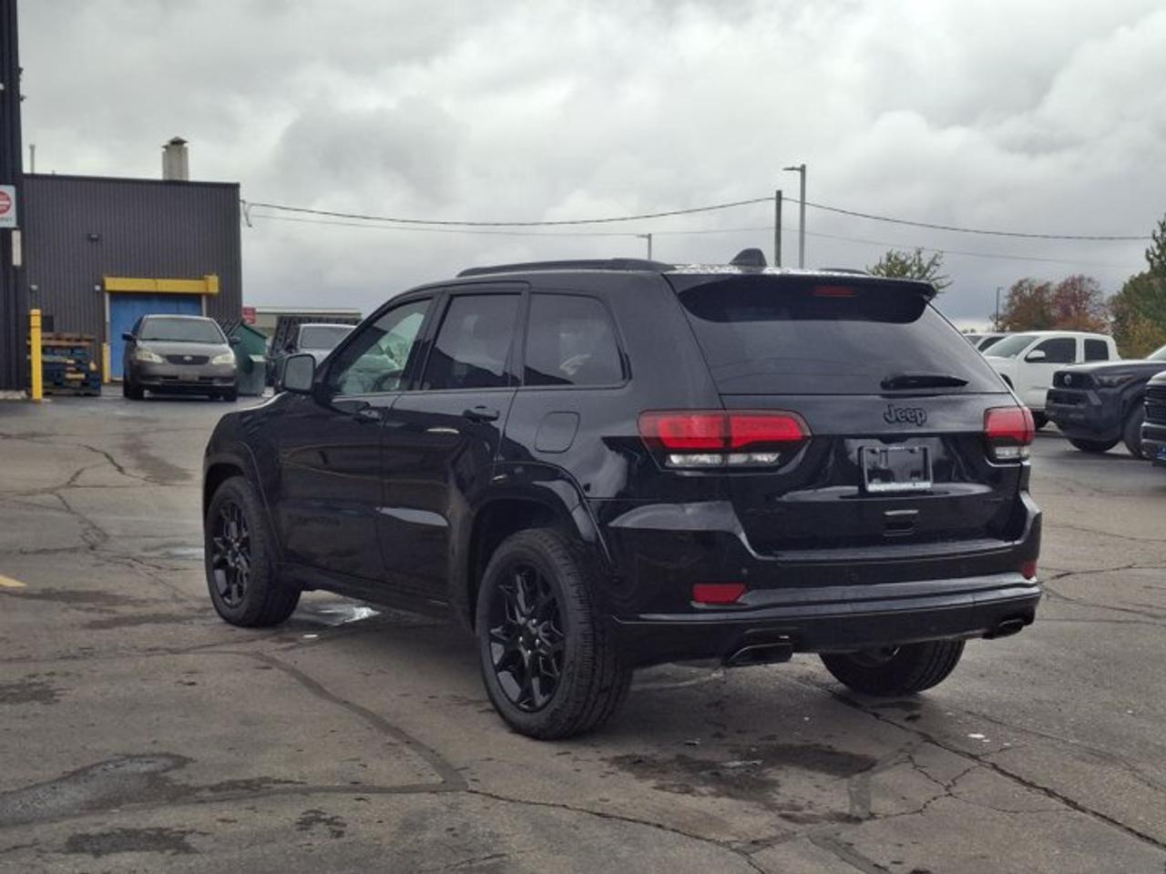 2021 Jeep Grand Cherokee Limited X 4x4 | Split Leather | Sunroof | Tow Group | Heated Seats + Steering | Remote Start & More! Photo