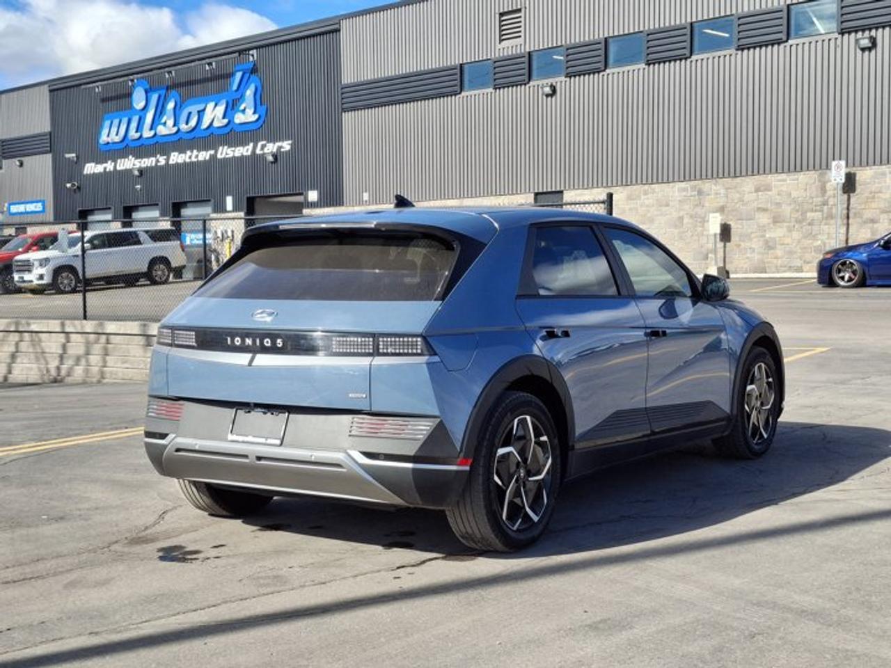 2023 Hyundai IONIQ 5 Preferred Long Range AWD | Heated Seats + Steering | Remote Start | Navi | CarPlay + Android & More! Photo4
