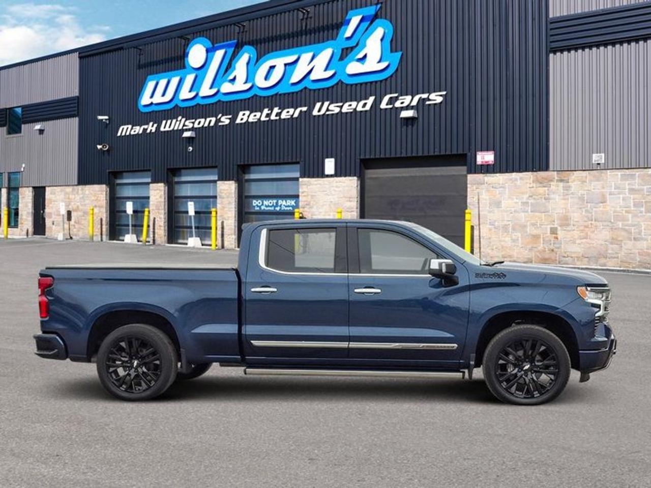 2022 Chevrolet Silverado 1500 High Country Crew 4X4 | 6.5' Box | 6.2L | 22'' Wheels | HUD | Leather | Sunroof | Nav | and More ! Photo