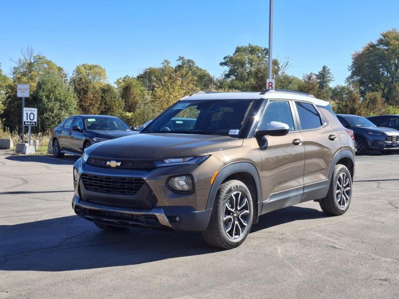 2021 Chevrolet TrailBlazer ACTIV AWD | Pano Roof | Leather | Power Liftgate | Heated Seats | Remote Start | CarPlay | and More! Photo