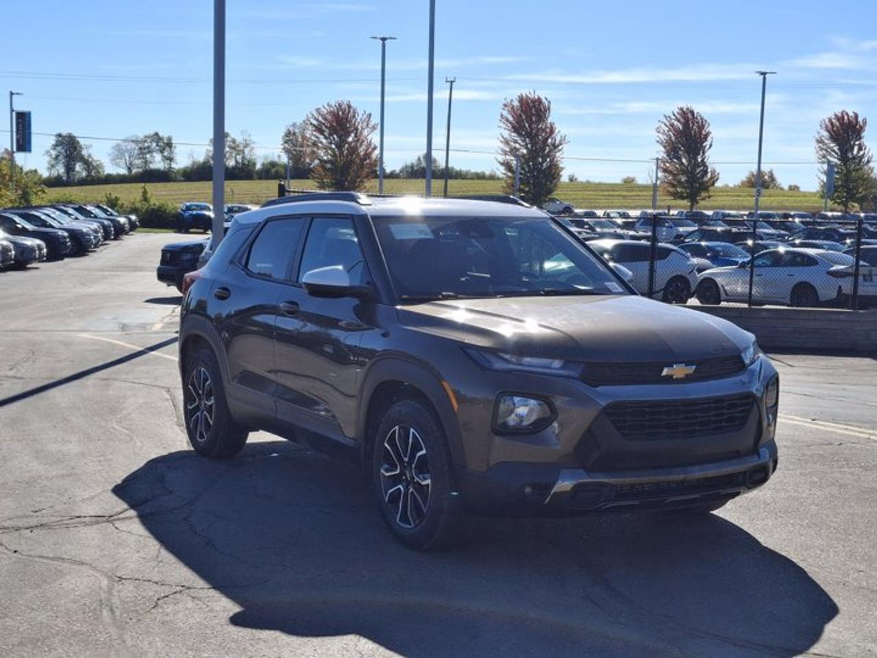 2021 Chevrolet TrailBlazer ACTIV AWD | Pano Roof | Leather | Power Liftgate | Heated Seats | Remote Start | CarPlay | and More! Photo