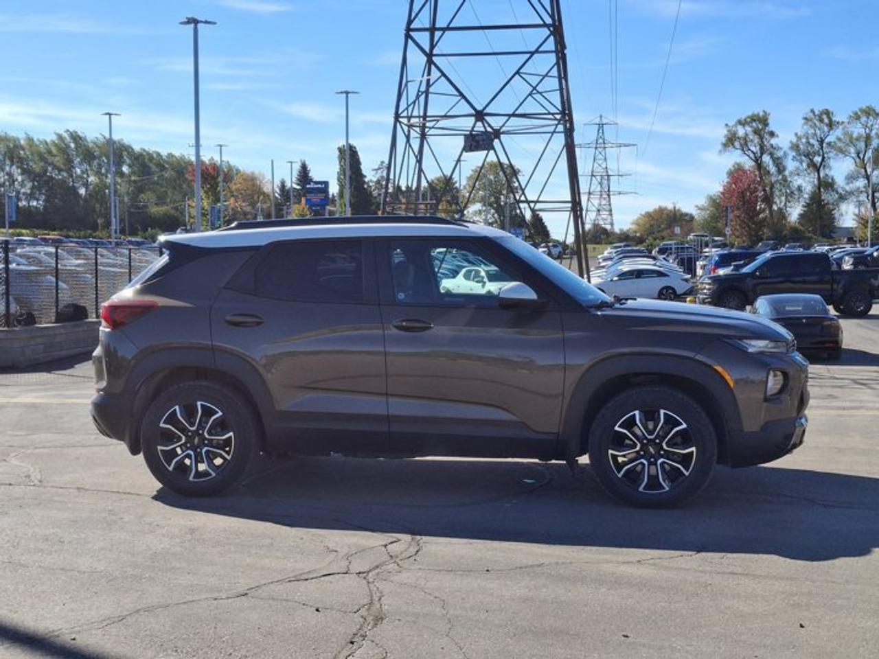 2021 Chevrolet TrailBlazer ACTIV AWD | Pano Roof | Leather | Power Liftgate | Heated Seats | Remote Start | CarPlay | and More! Photo