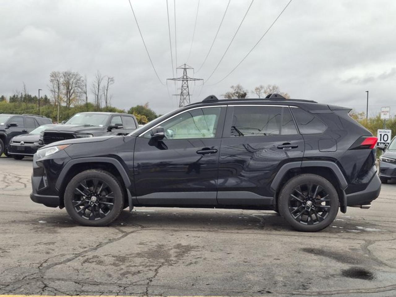 2021 Toyota RAV4 XLE Premium AWD | Leather | Sunroof | Heated Seats + Steering | Radar Cruise | Carplay & More ! Photo5