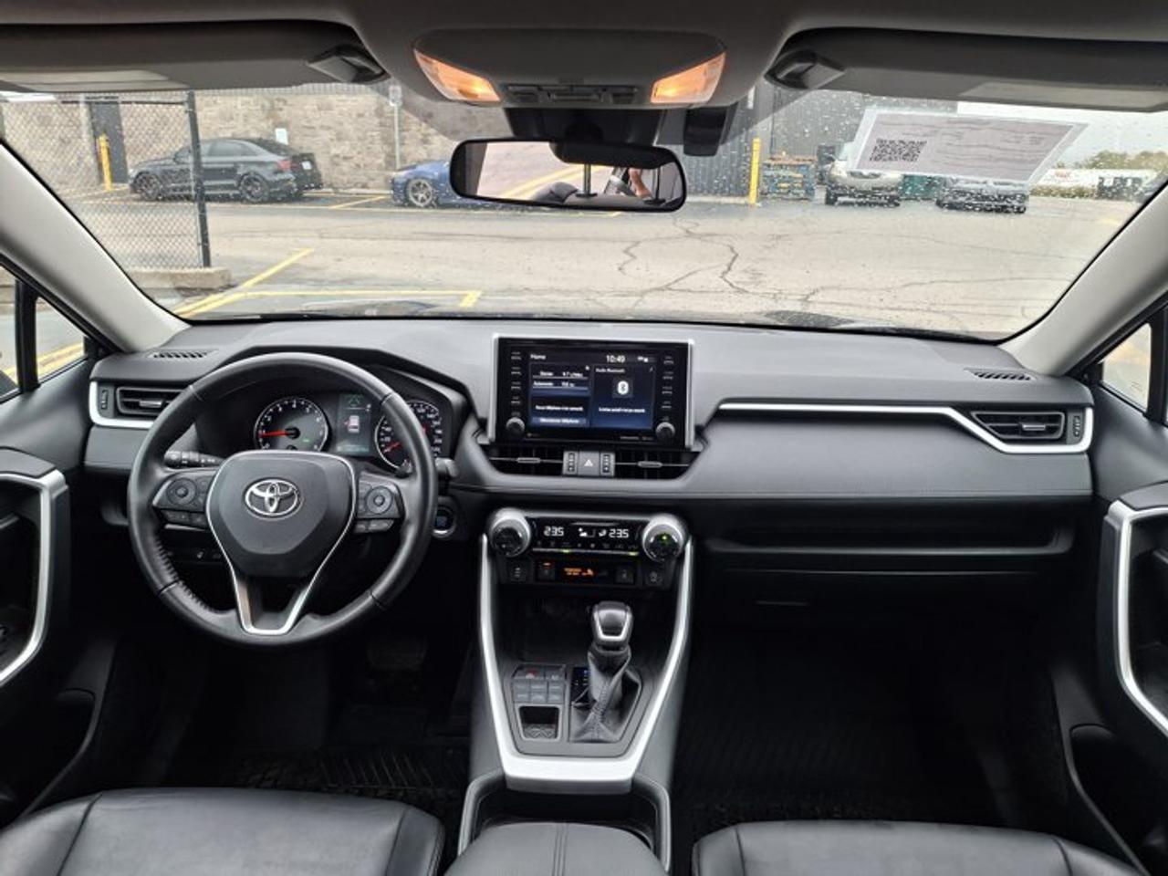 2021 Toyota RAV4 XLE Premium AWD | Leather | Sunroof | Heated Seats + Steering | Radar Cruise | Carplay & More ! Photo
