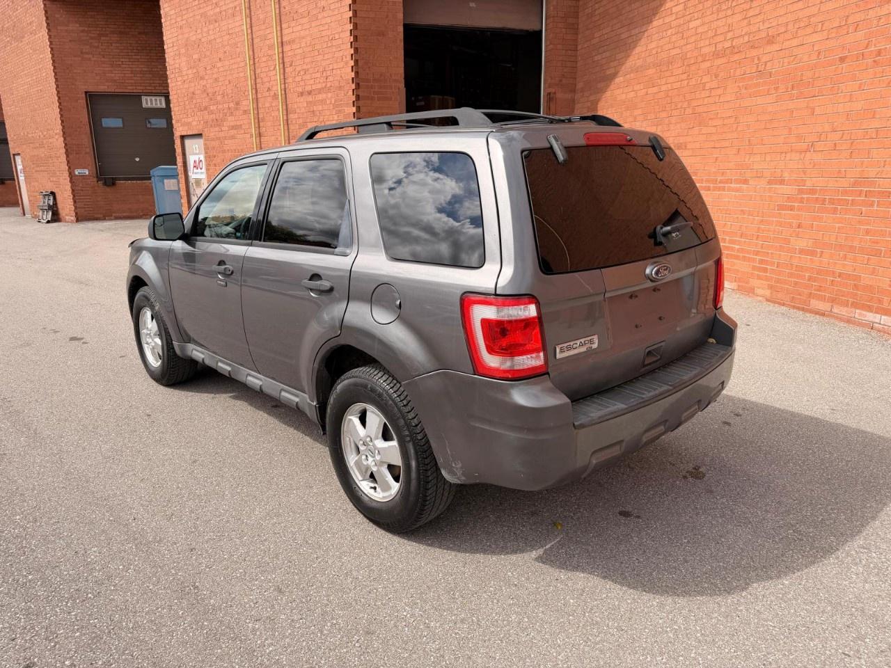 2011 Ford Escape FWD 4dr I4 Auto XLT Photo