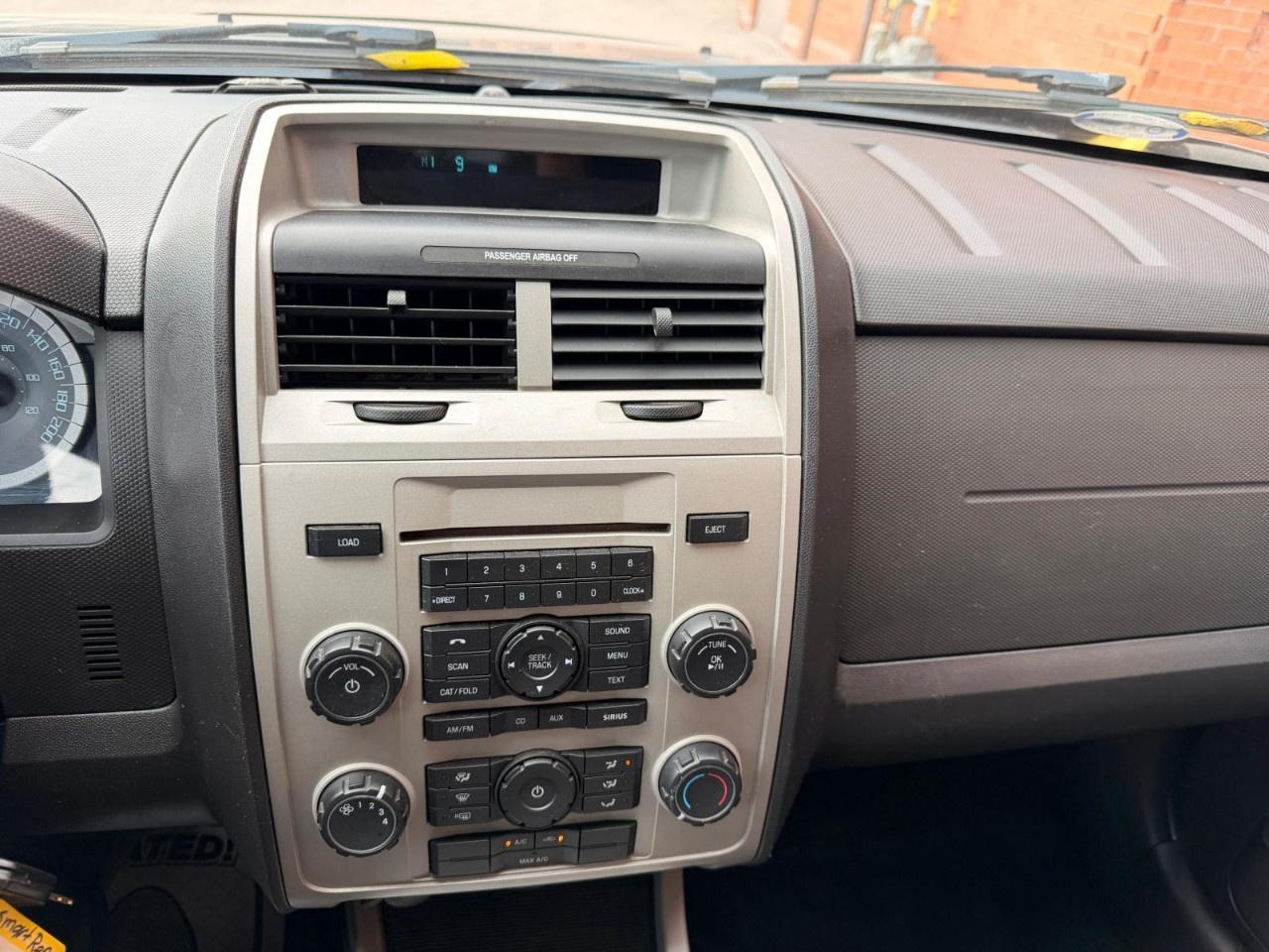 2011 Ford Escape FWD 4dr I4 Auto XLT Photo