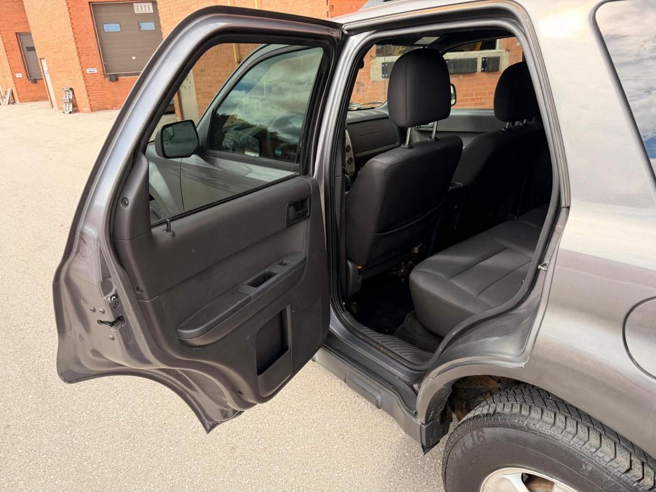 2011 Ford Escape FWD 4dr I4 Auto XLT Photo