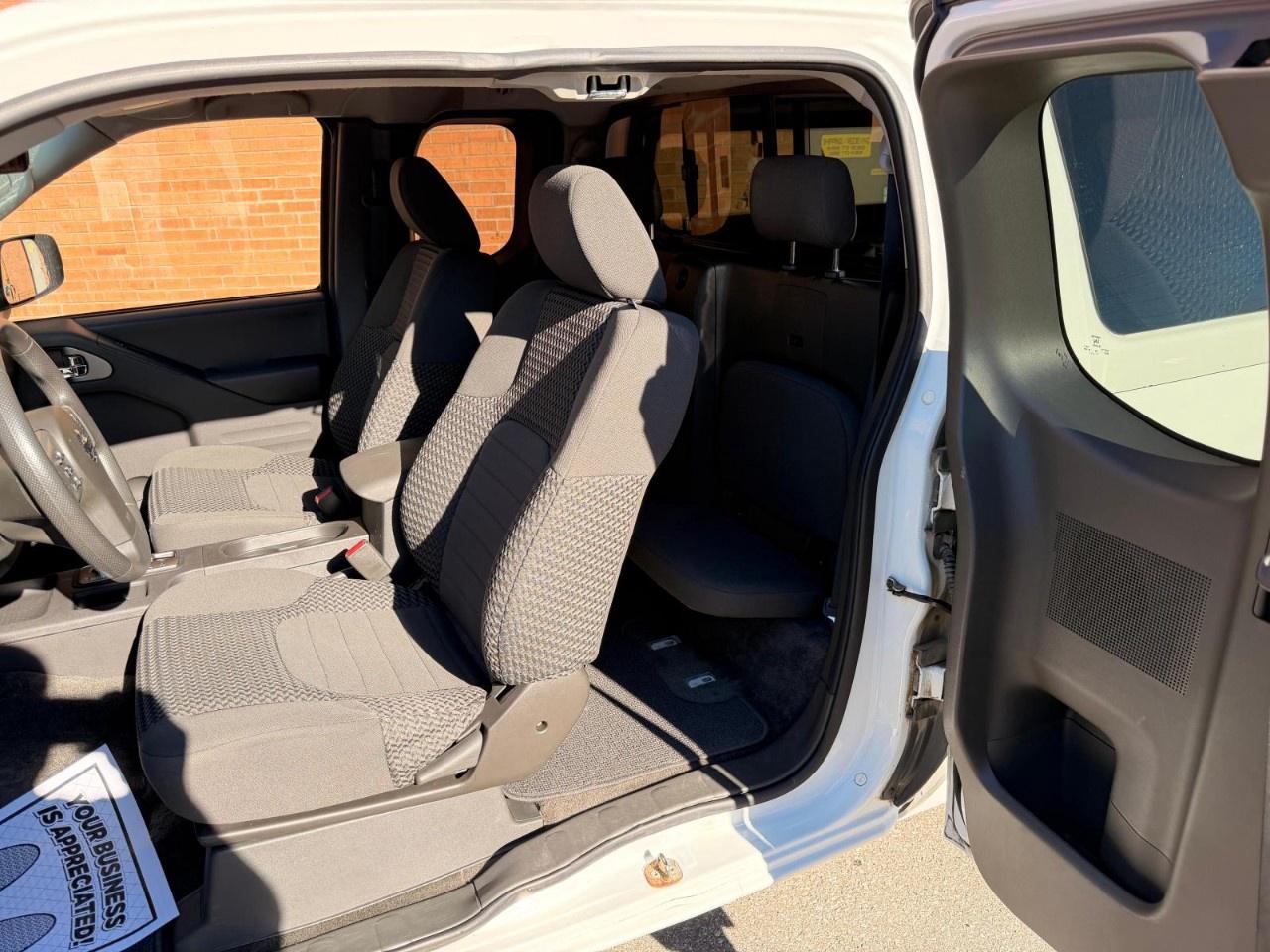2018 Nissan Frontier King Cab SV Standard Bed 4x2 Auto Photo