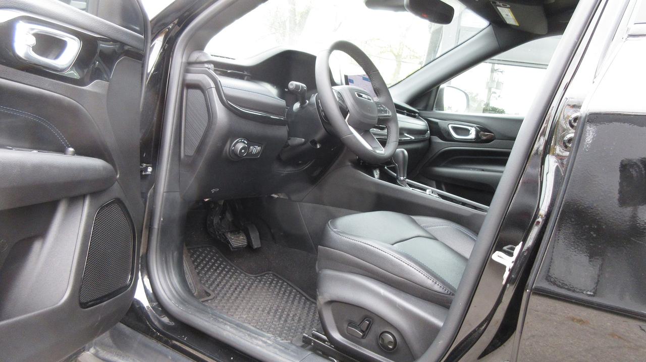 2025 Jeep Compass Altitude Photo