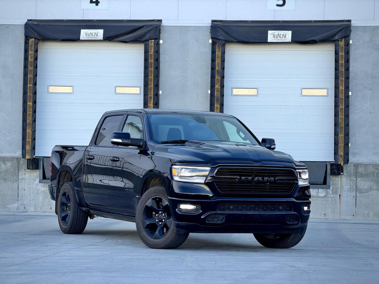 2019 RAM 1500 SPORT - Photo #1