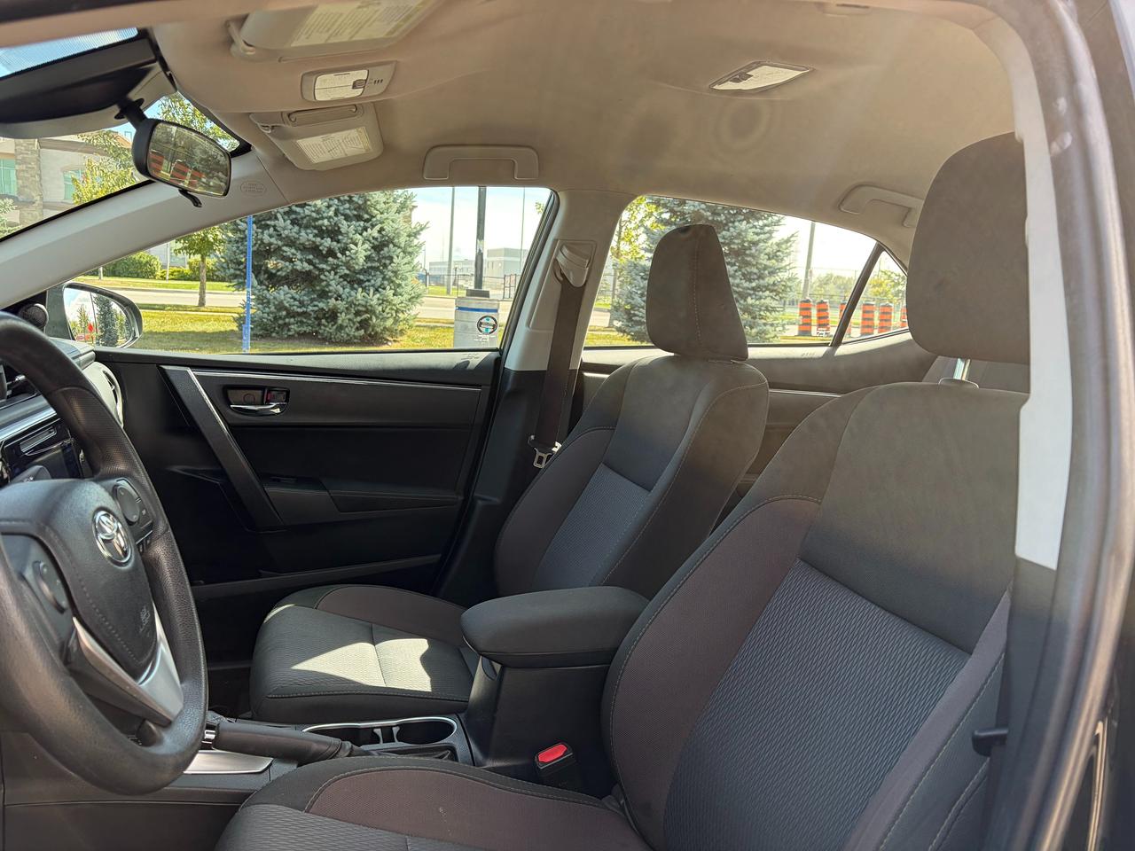 2019 Toyota Corolla LE Photo