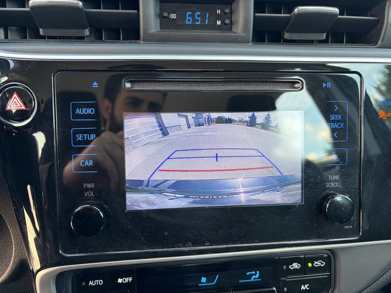 2019 Toyota Corolla LE Photo