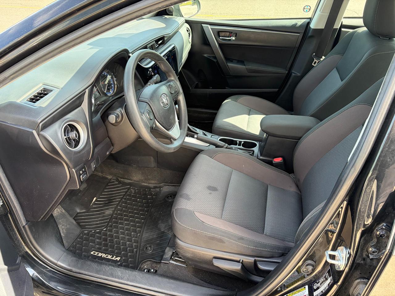 2019 Toyota Corolla LE Photo