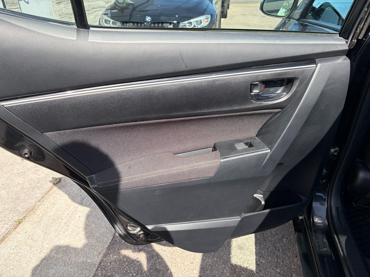 2019 Toyota Corolla LE Photo