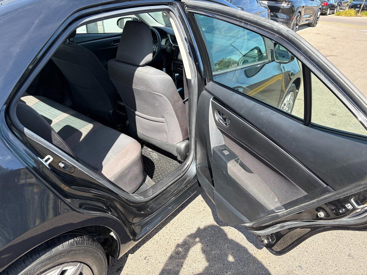 2019 Toyota Corolla LE Photo