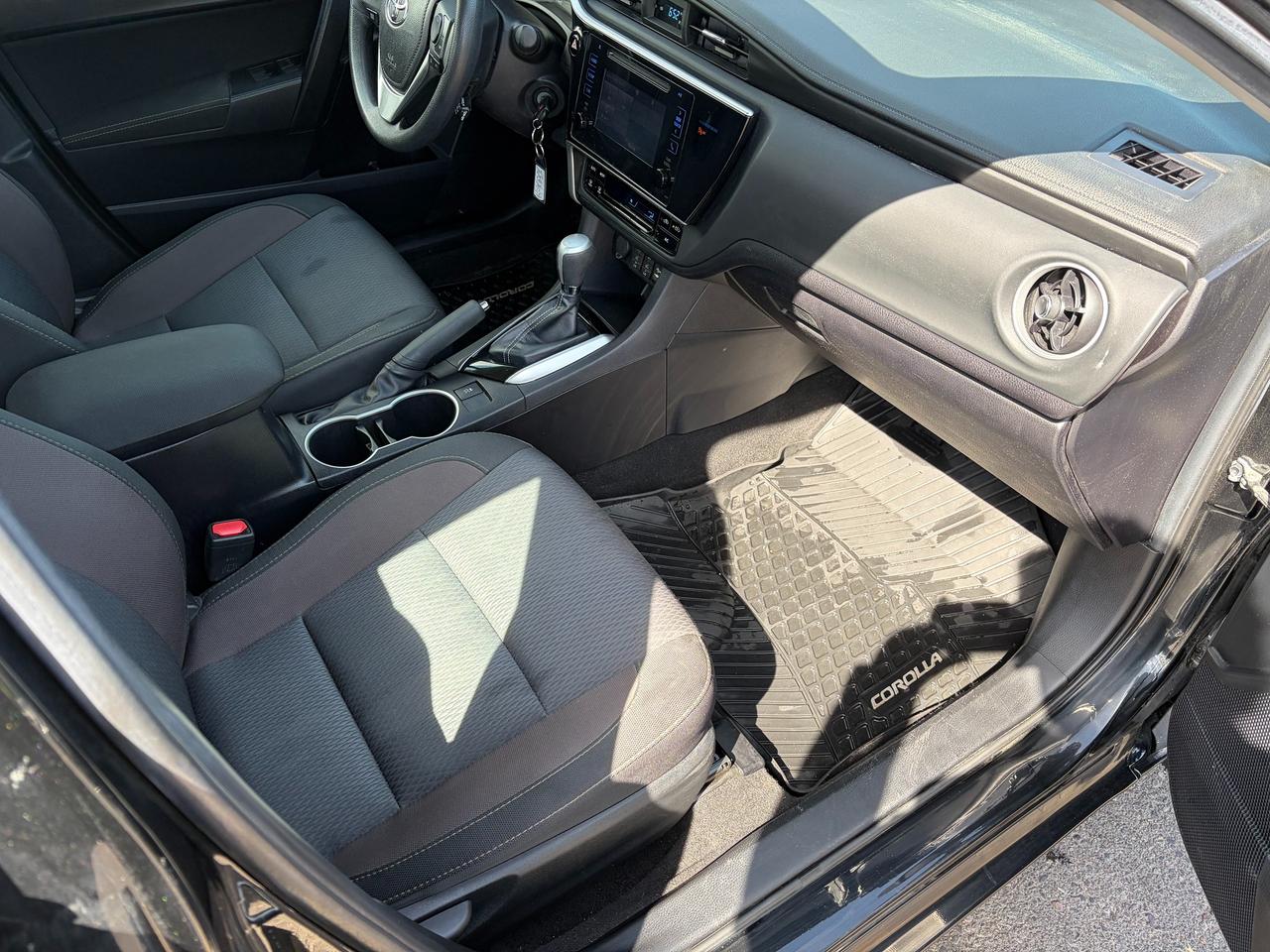2019 Toyota Corolla LE Photo