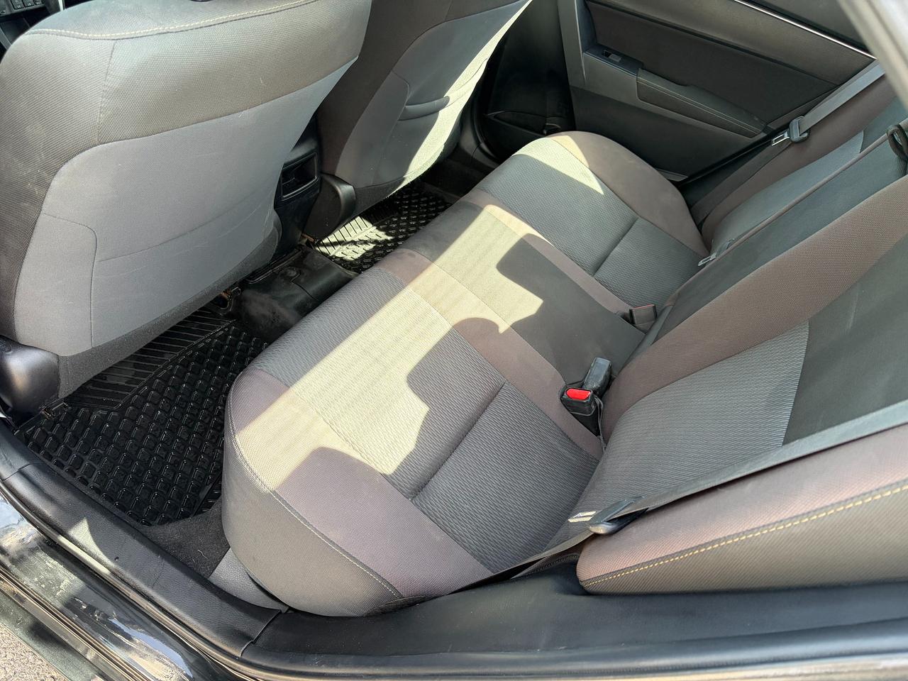 2019 Toyota Corolla LE Photo