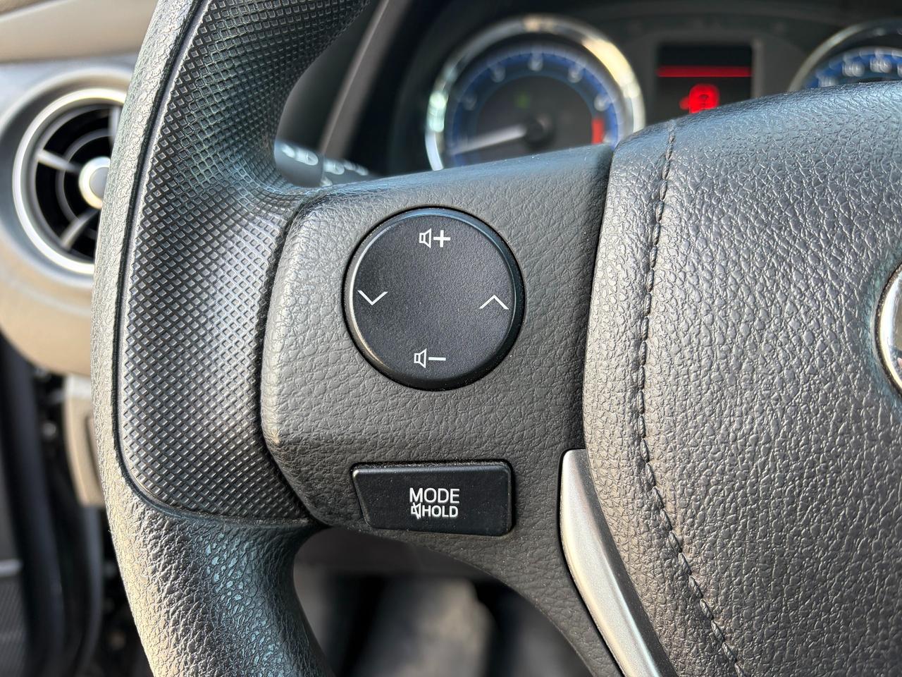 2019 Toyota Corolla LE Photo