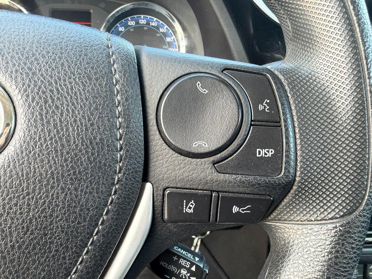2019 Toyota Corolla LE Photo
