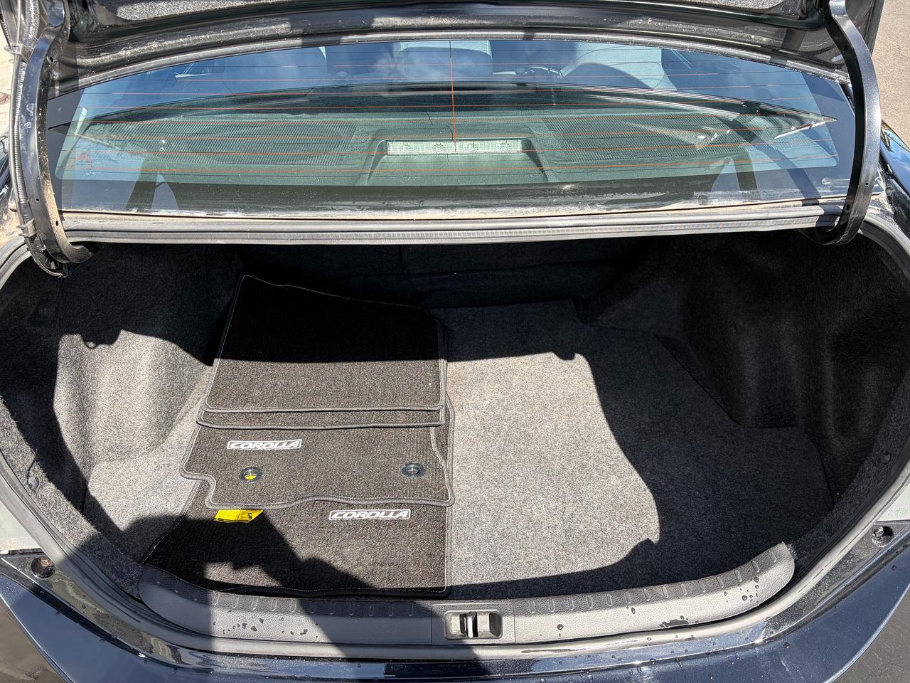 2019 Toyota Corolla LE Photo