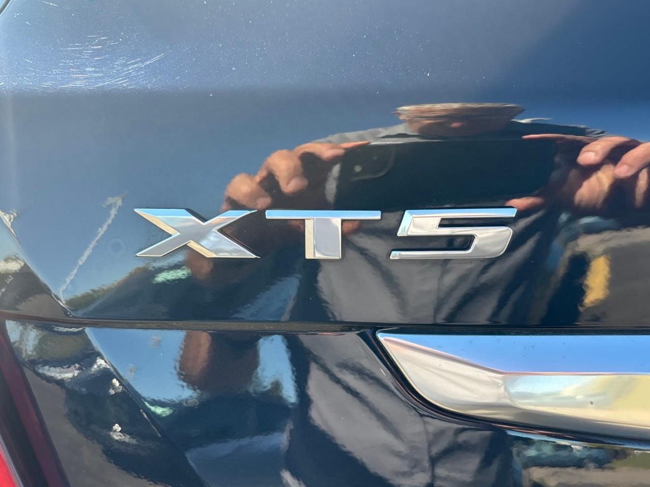 2022 Cadillac XT5 Premium Luxury Photo