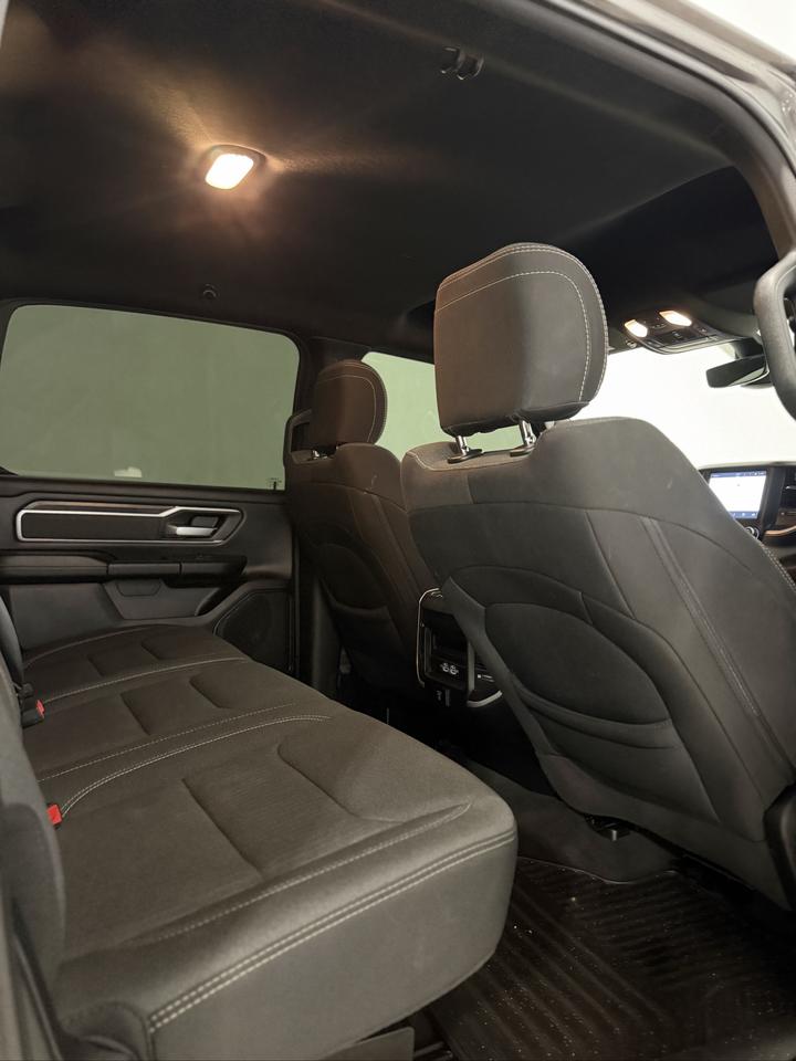 2022 RAM 1500 Big Horn 4x4 Crew Cab 5'7" Box Photo