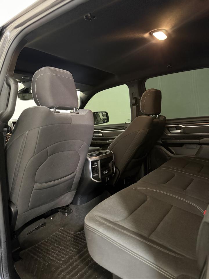 2022 RAM 1500 Big Horn 4x4 Crew Cab 5'7" Box Photo