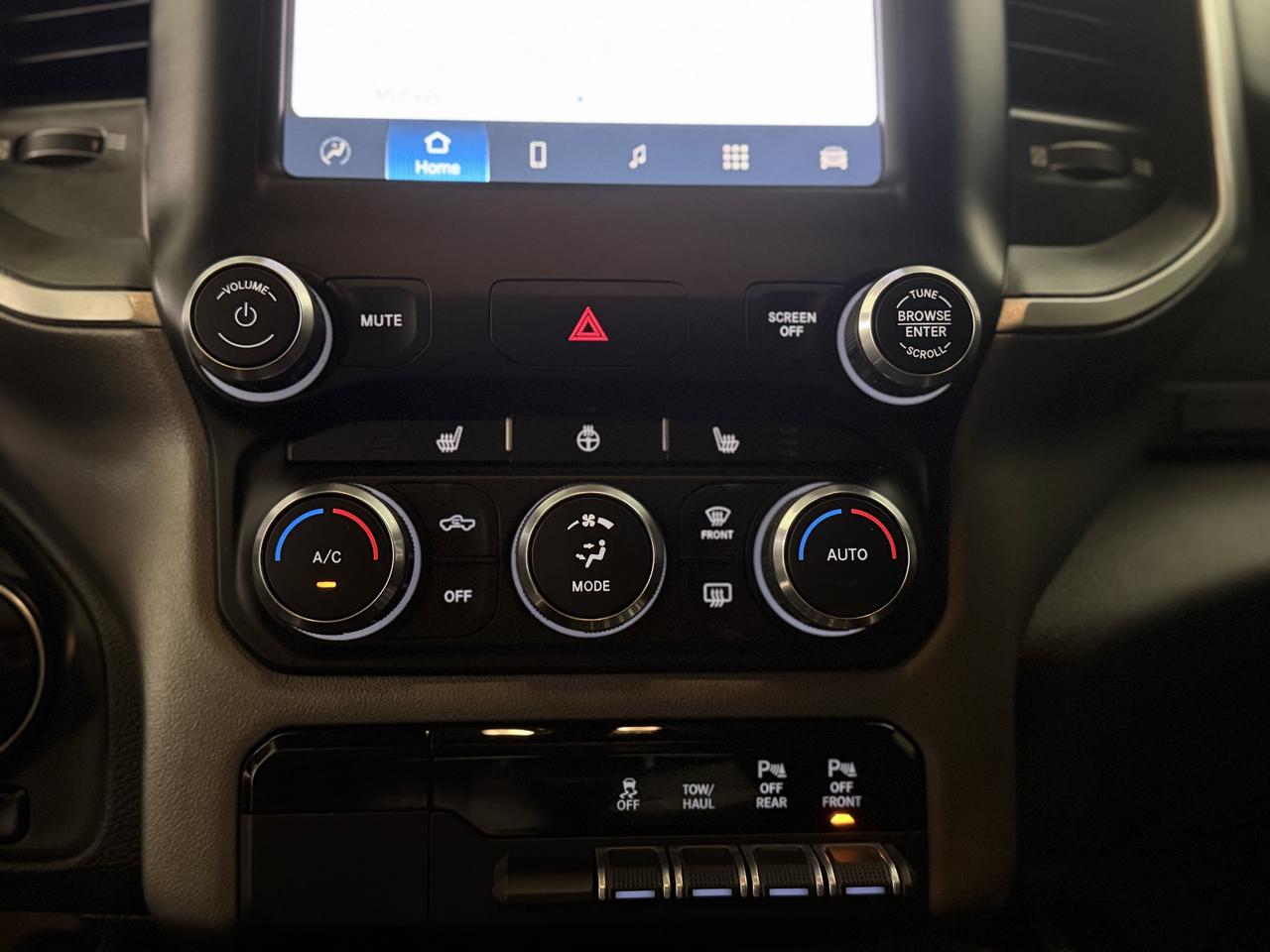 2022 RAM 1500 Big Horn 4x4 Crew Cab 5'7" Box Photo