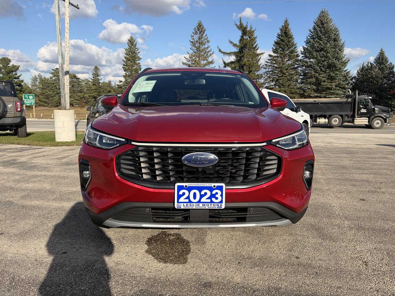 2023 Ford Escape Ford Blue Advantage - Platinum Hybrid AWD Photo2