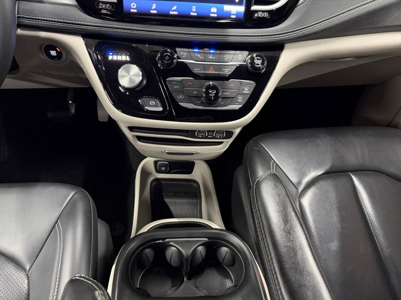 2023 Chrysler Pacifica Touring L FWD Photo