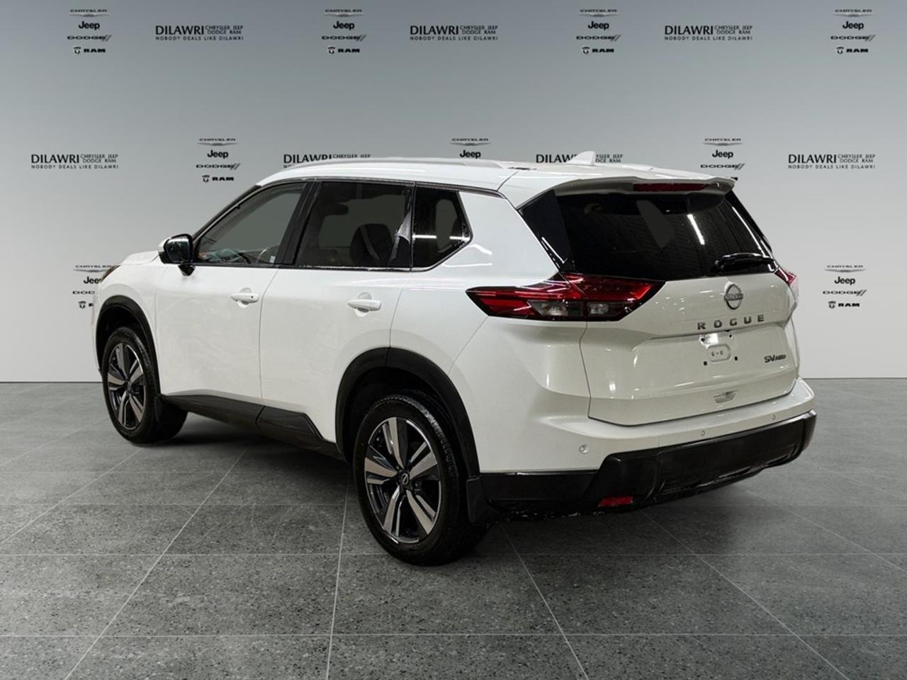 2024 Nissan Rogue AWD SV Moonroof Photo2