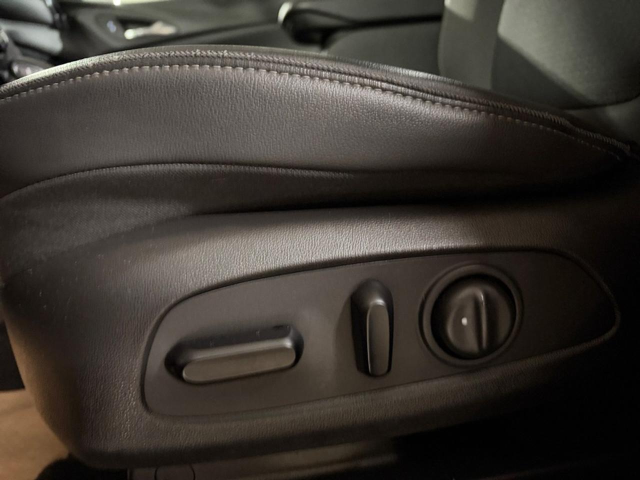 2022 Buick Encore GX AWD 4dr Select Photo