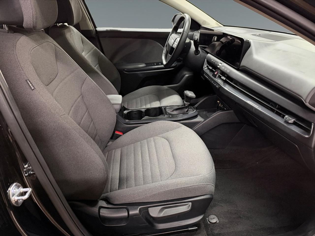 2025 Kia K4 EX FWD Photo