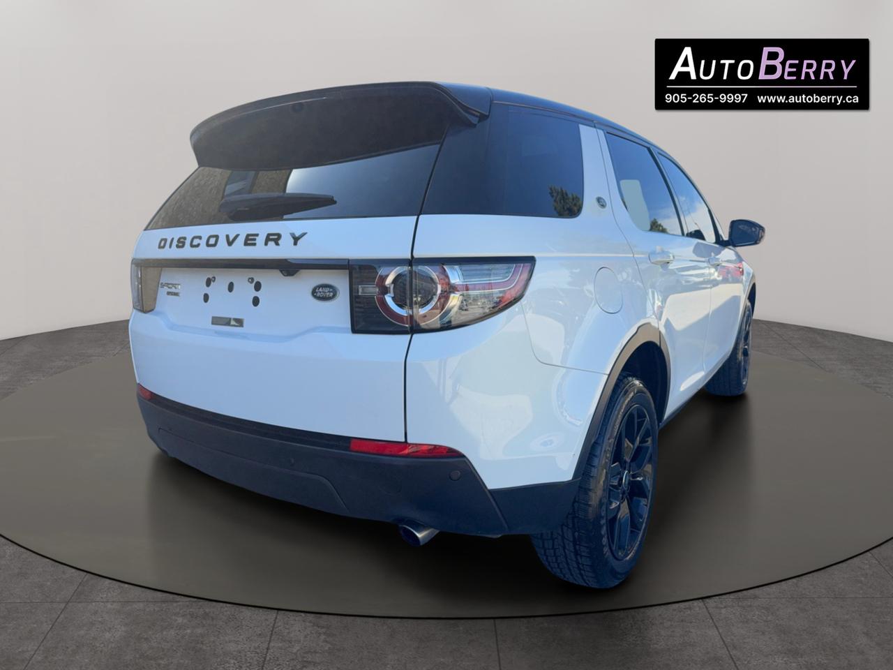 2016 Land Rover Discovery Sport HSE Photo