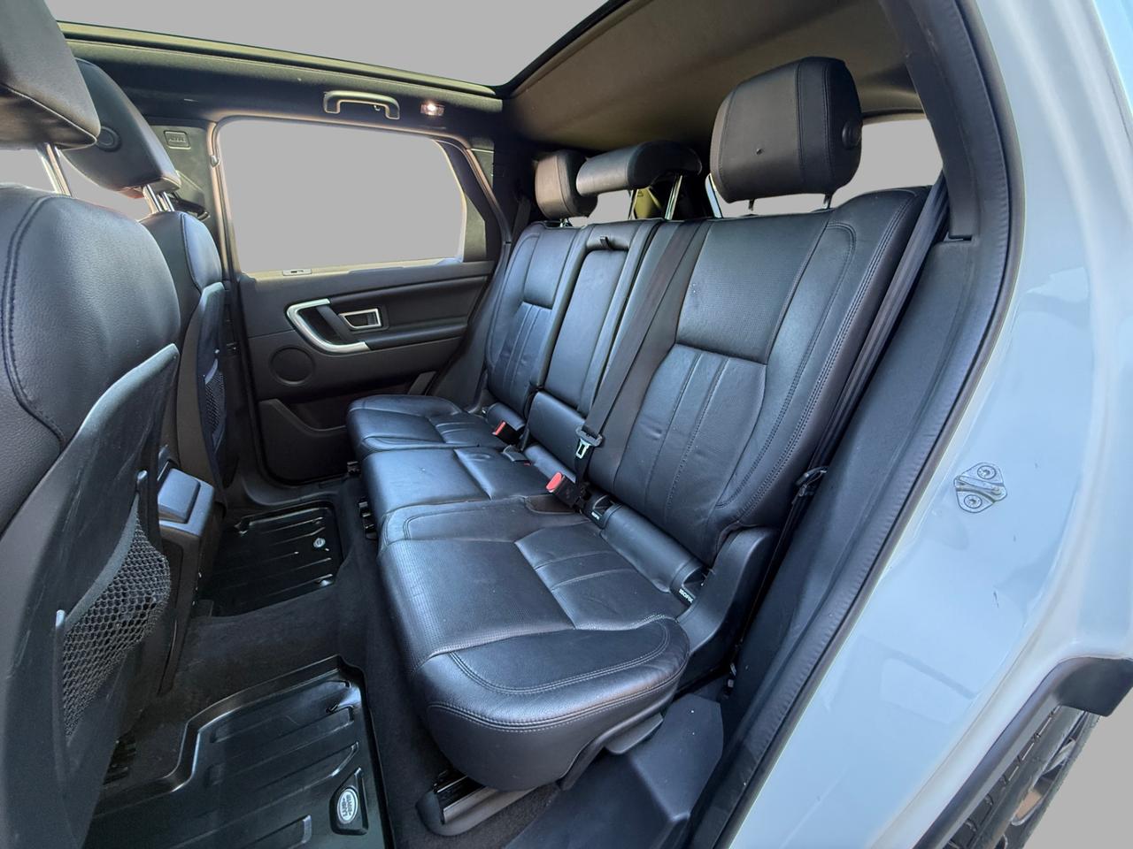2016 Land Rover Discovery Sport HSE Photo
