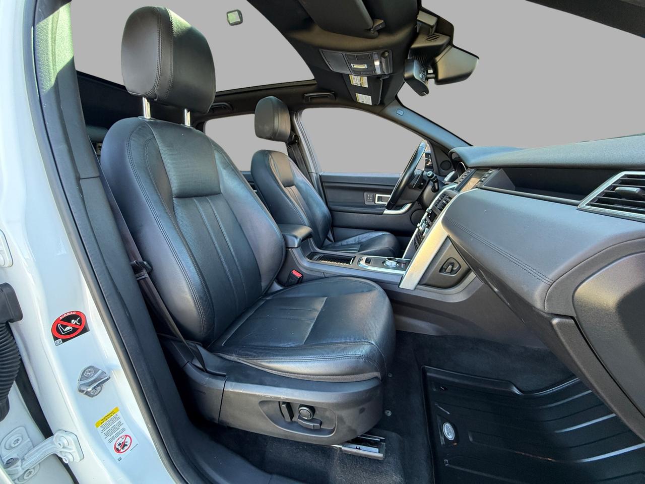 2016 Land Rover Discovery Sport HSE Photo