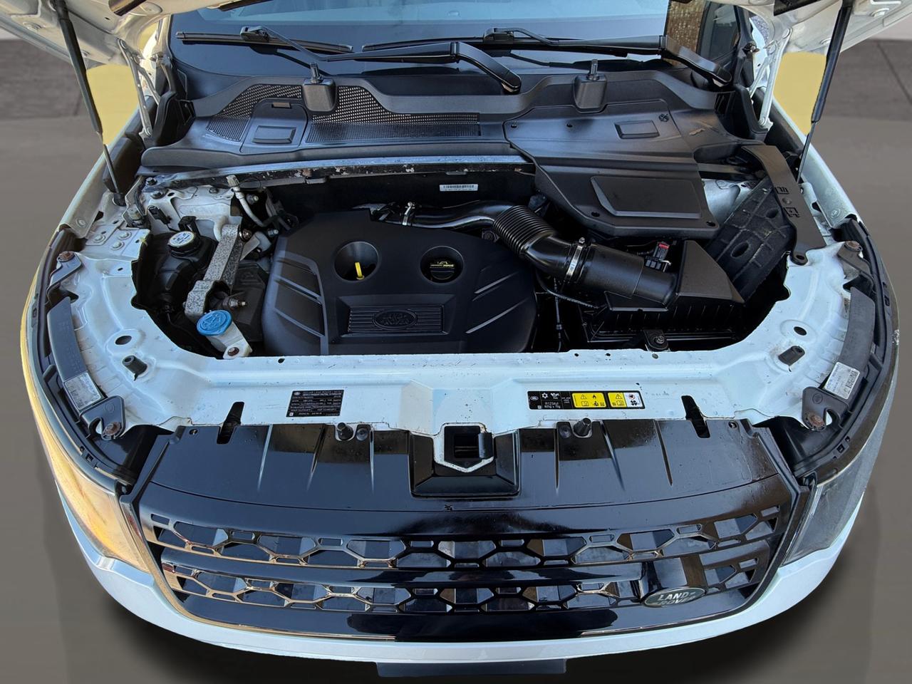 2016 Land Rover Discovery Sport HSE Photo