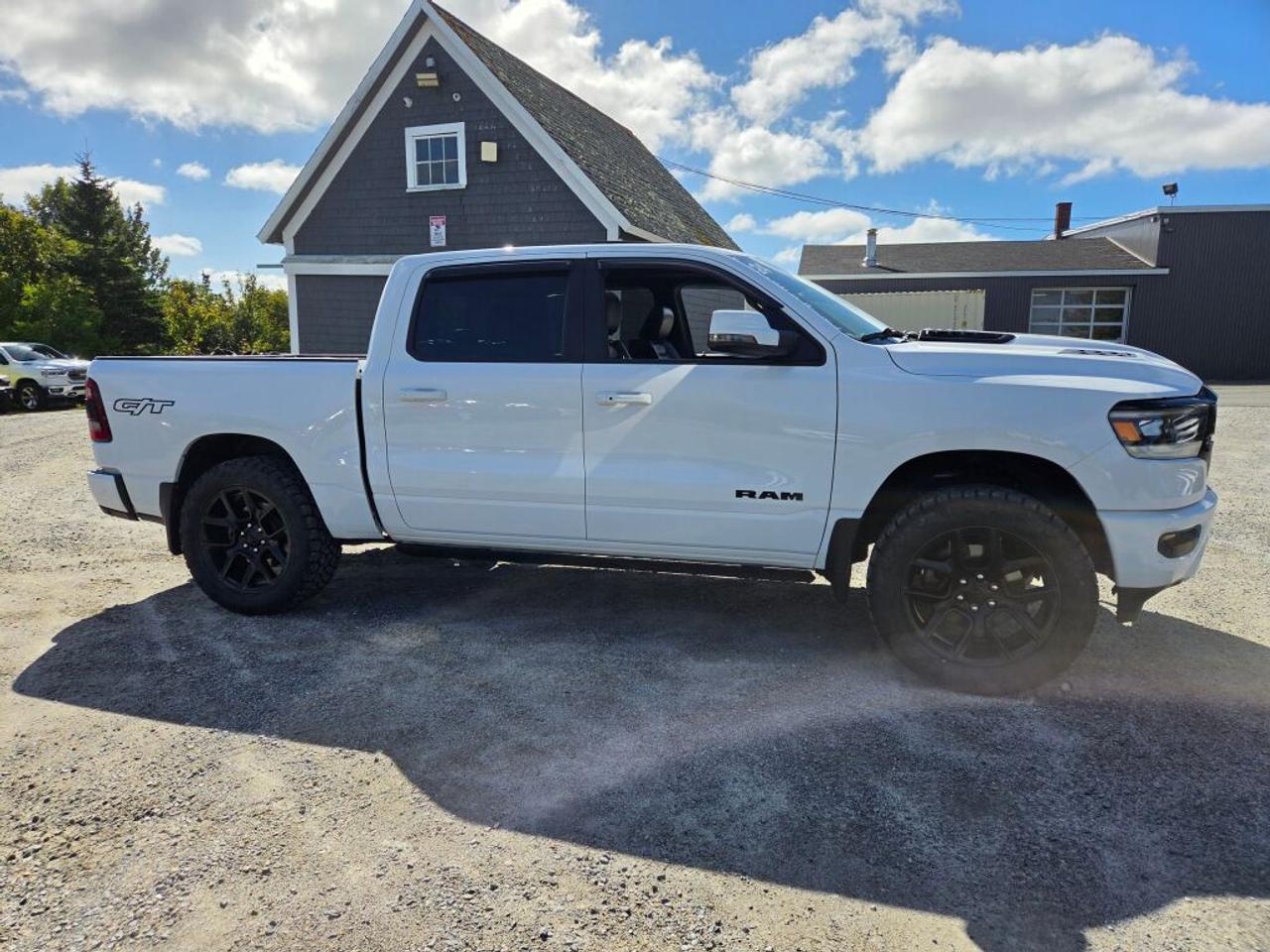 2024 RAM 1500 SPORT GT Photo3
