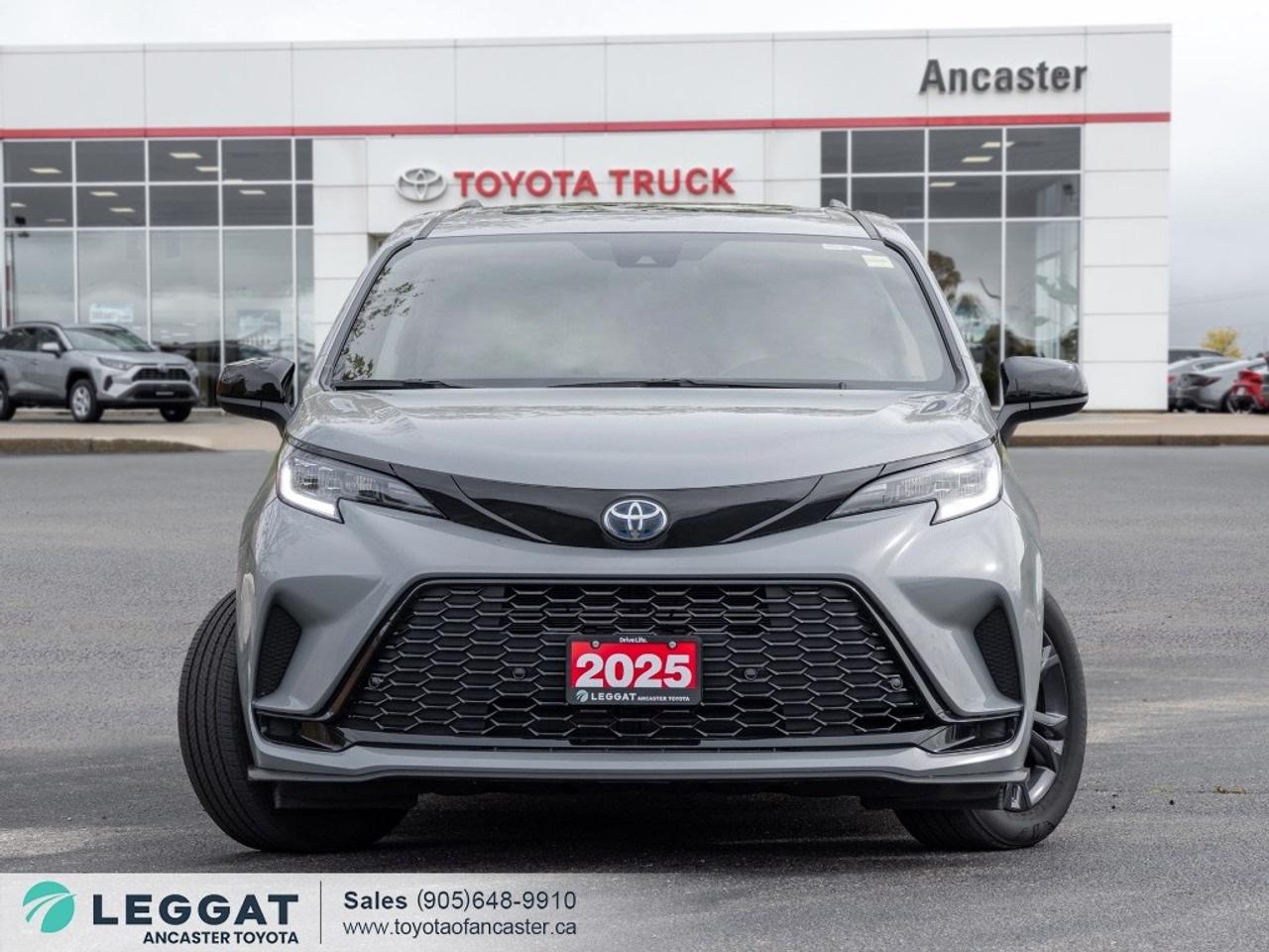 2025 Toyota Sienna XSE 7-Passenger AWD Photo1