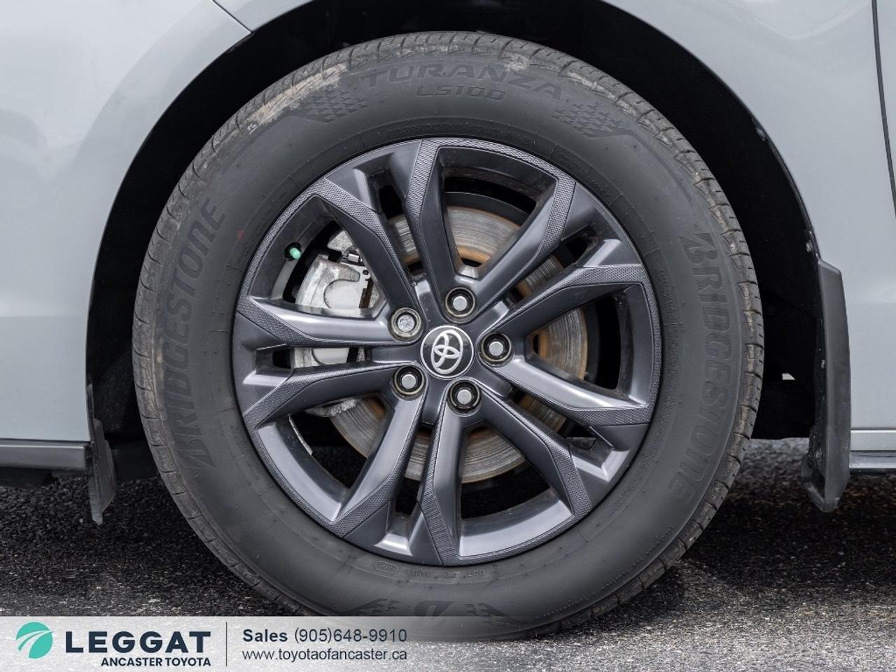 2025 Toyota Sienna XSE 7-Passenger AWD Photo3