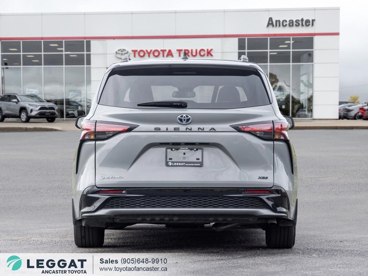 2025 Toyota Sienna XSE 7-Passenger AWD Photo