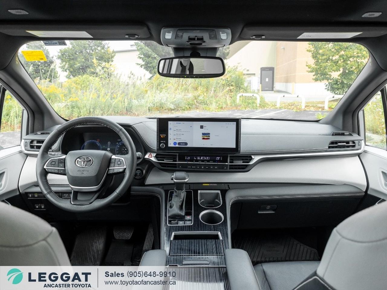 2025 Toyota Sienna XSE 7-Passenger AWD Photo