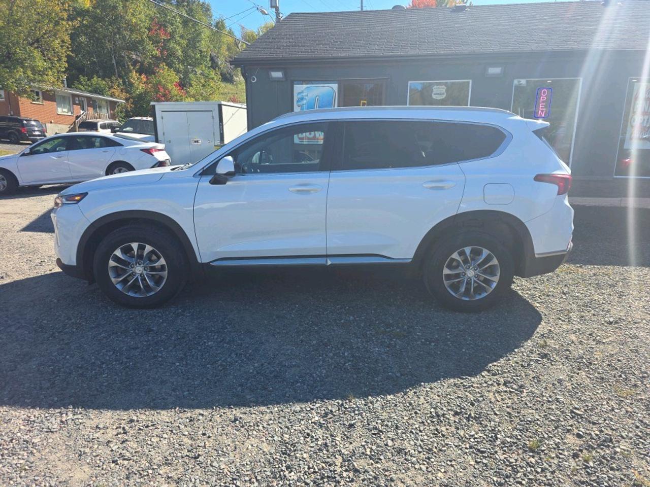 2020 Hyundai Santa Fe Essential 2.4  w/Safety Package ESSENTIAL AWD SAFETY Photo1