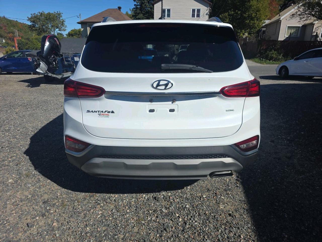 2020 Hyundai Santa Fe Essential 2.4  w/Safety Package ESSENTIAL AWD SAFETY Photo