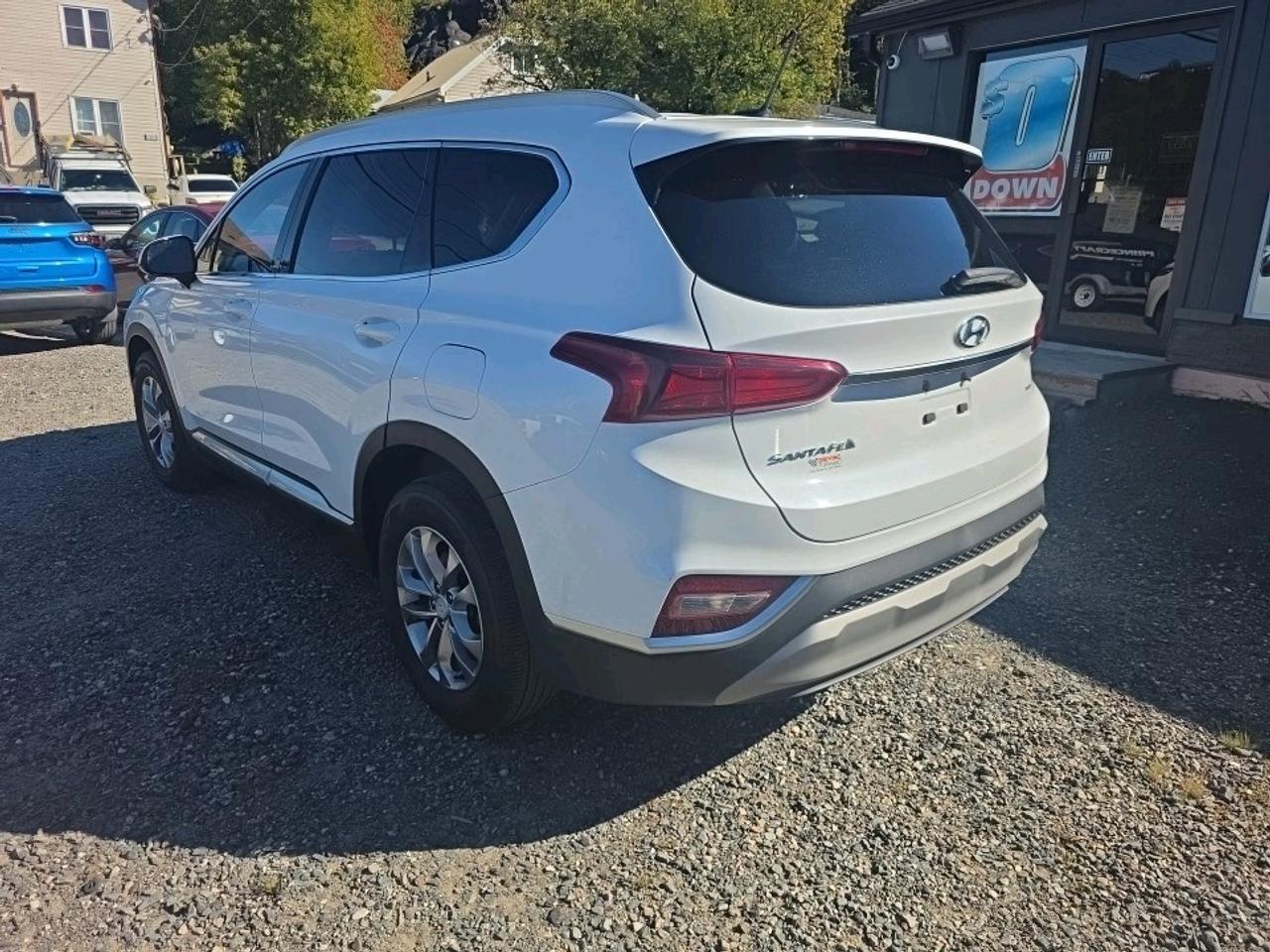 2020 Hyundai Santa Fe Essential 2.4  w/Safety Package ESSENTIAL AWD SAFETY Photo